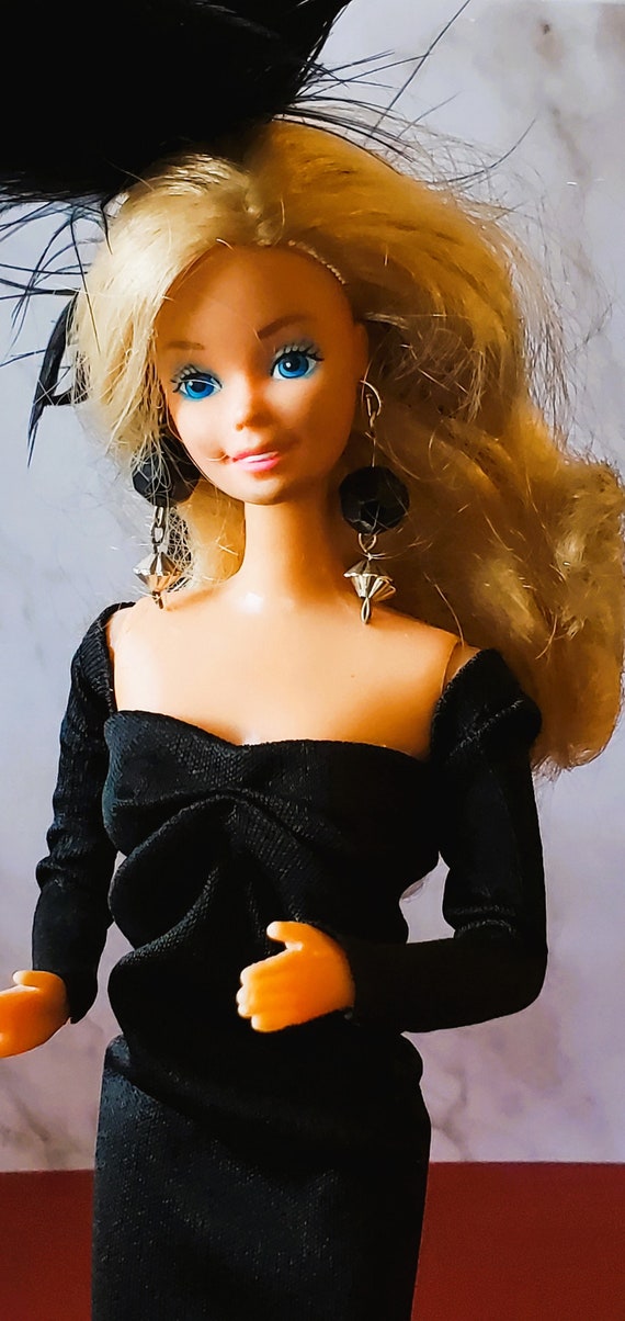 Vintage 1980's Barbie Black Evening Gown Black Bow in Hair Made in Taiwan  Strapless Evening Gown, Black Gloves, Fashion Doll, Gift Ideas - Etsy