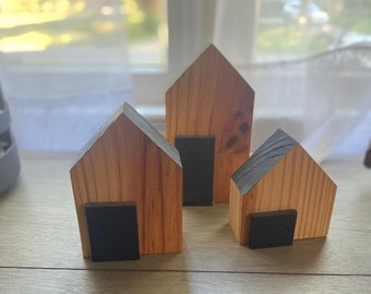 Conjunto de 3 casas de madera