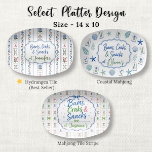 Puede incluir: Tres bandejas ovaladas de 14 por 10 pulgadas, cada una con un marco decorativo central con texto personalizado. Los dise&ntilde;os incluyen rayas de hortensias azules, fichas de mahjong costeras con conchas y un patr&oacute;n de rayas de fichas de mahjong.