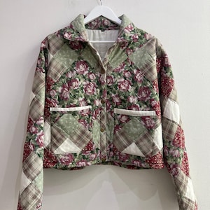 Upcycled floral patchwork quilted jacket – vintage cottagecore floral jacket – handmade style boho patchwork coat