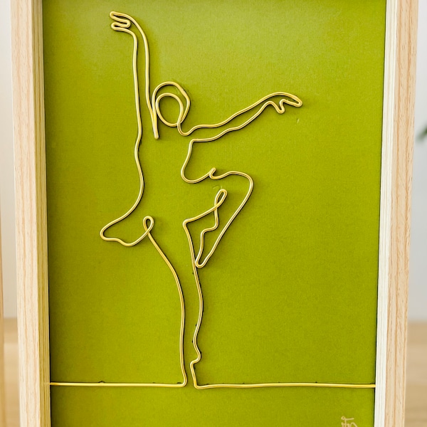 Cadre - Déco Murale - Silhouette de danseuse en mouvement en fil d'aluminium doré