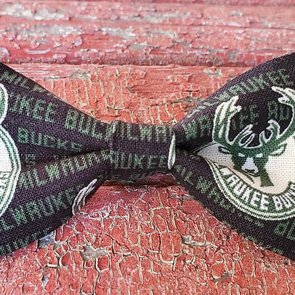 Cat or Dog bow tie - Milwaukee Bucks