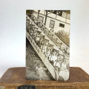 Vintage RPPC - 1946 Mt. Manitou Scenic Hang, Manitou Springs, Colorado - MCM Sepia Echte Foto Postkarte, Eisenbahn Landschaftliche Touristenattraktion