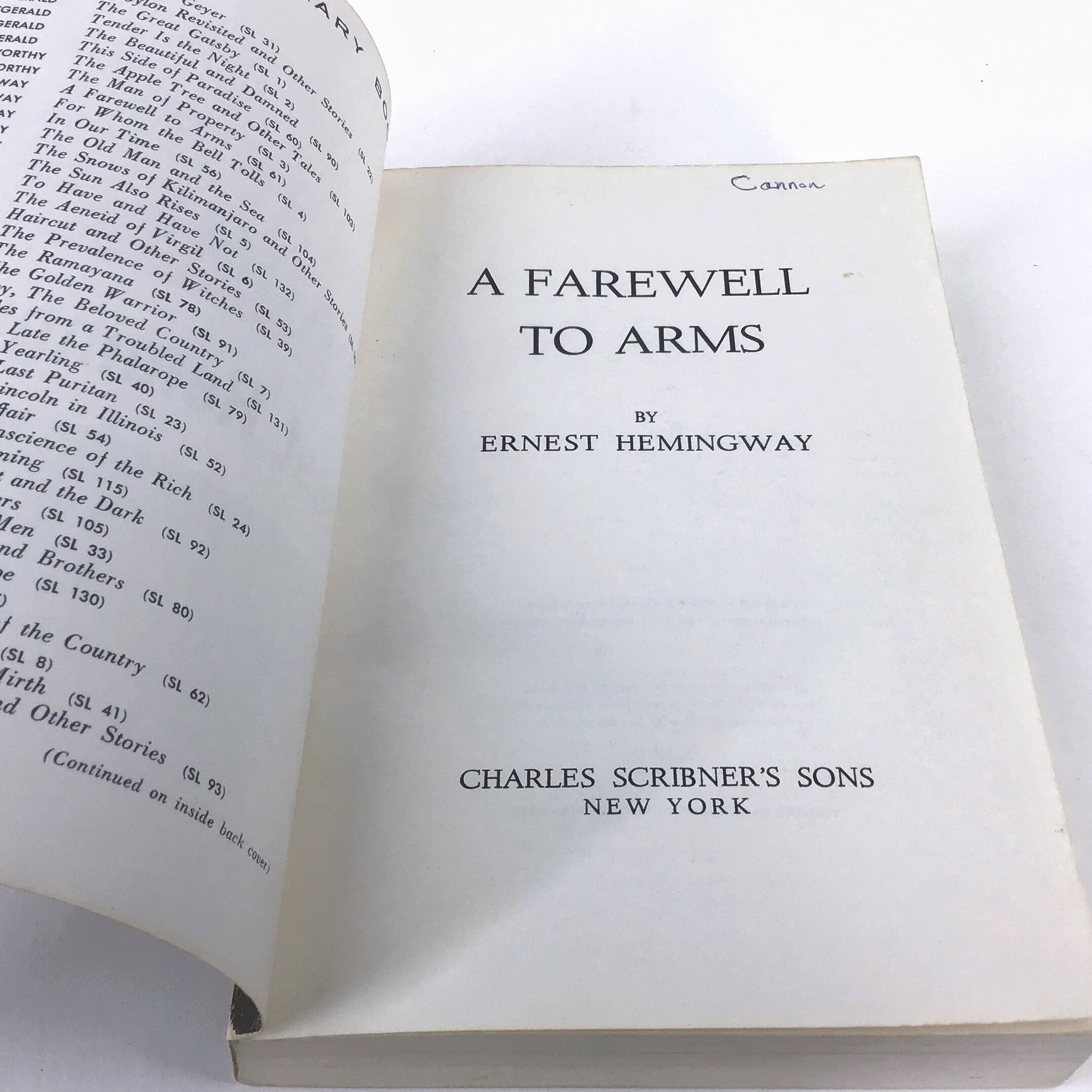 A Farewell to Arms Ernest Hemingway Vintage Paperback Book 1967
