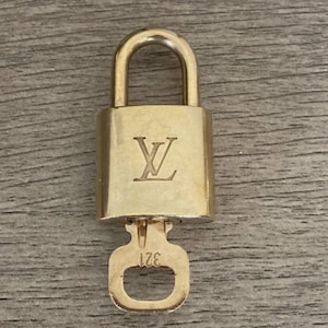 Louis Vuitton #321 Lock and Key (Authentic) Preloved