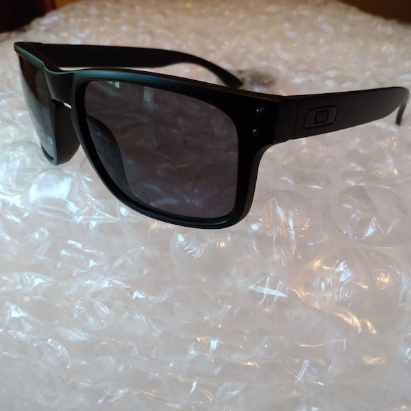 Oak Black frame sunglasses Holbrook style look