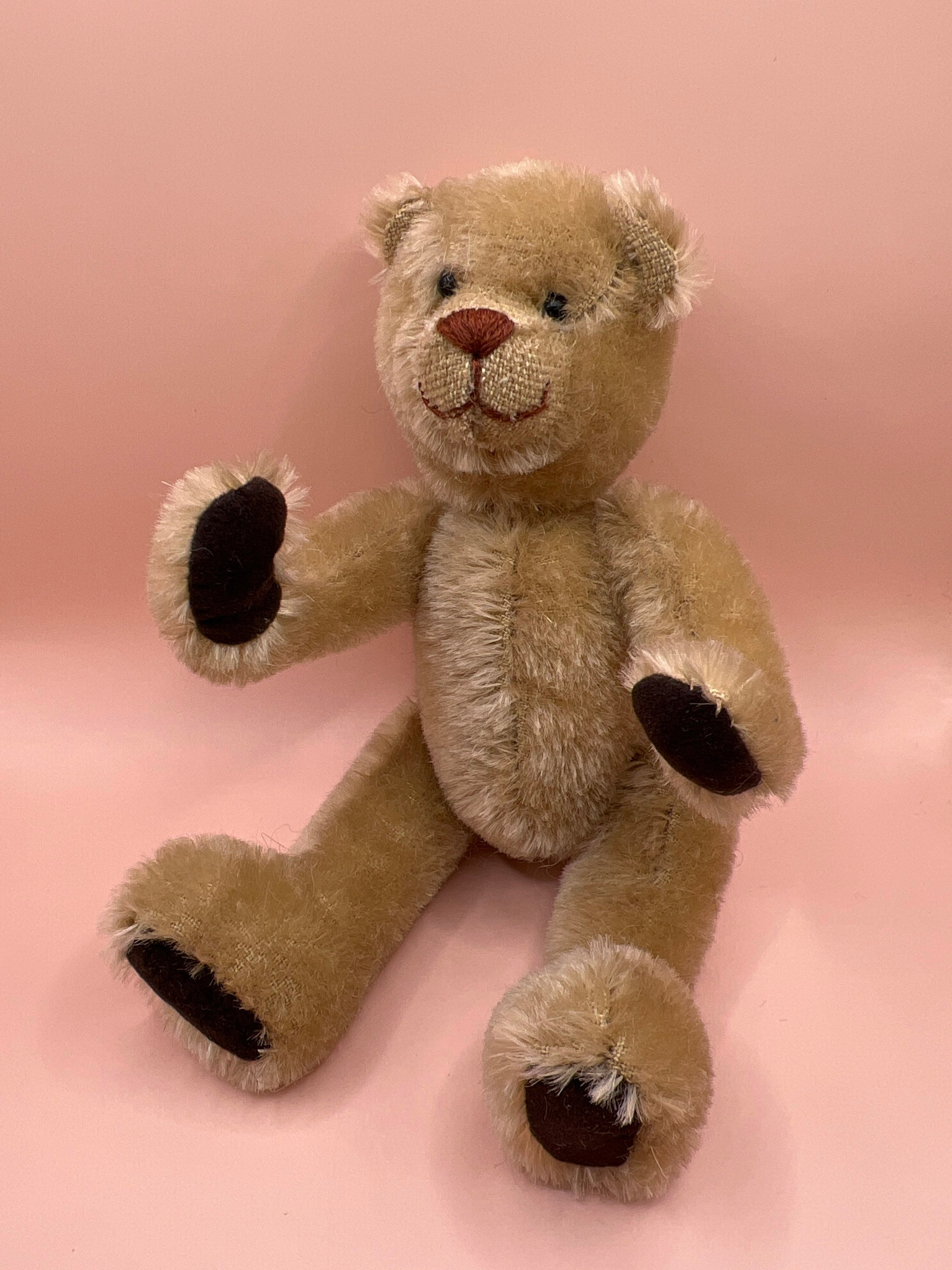 teddy bear artist