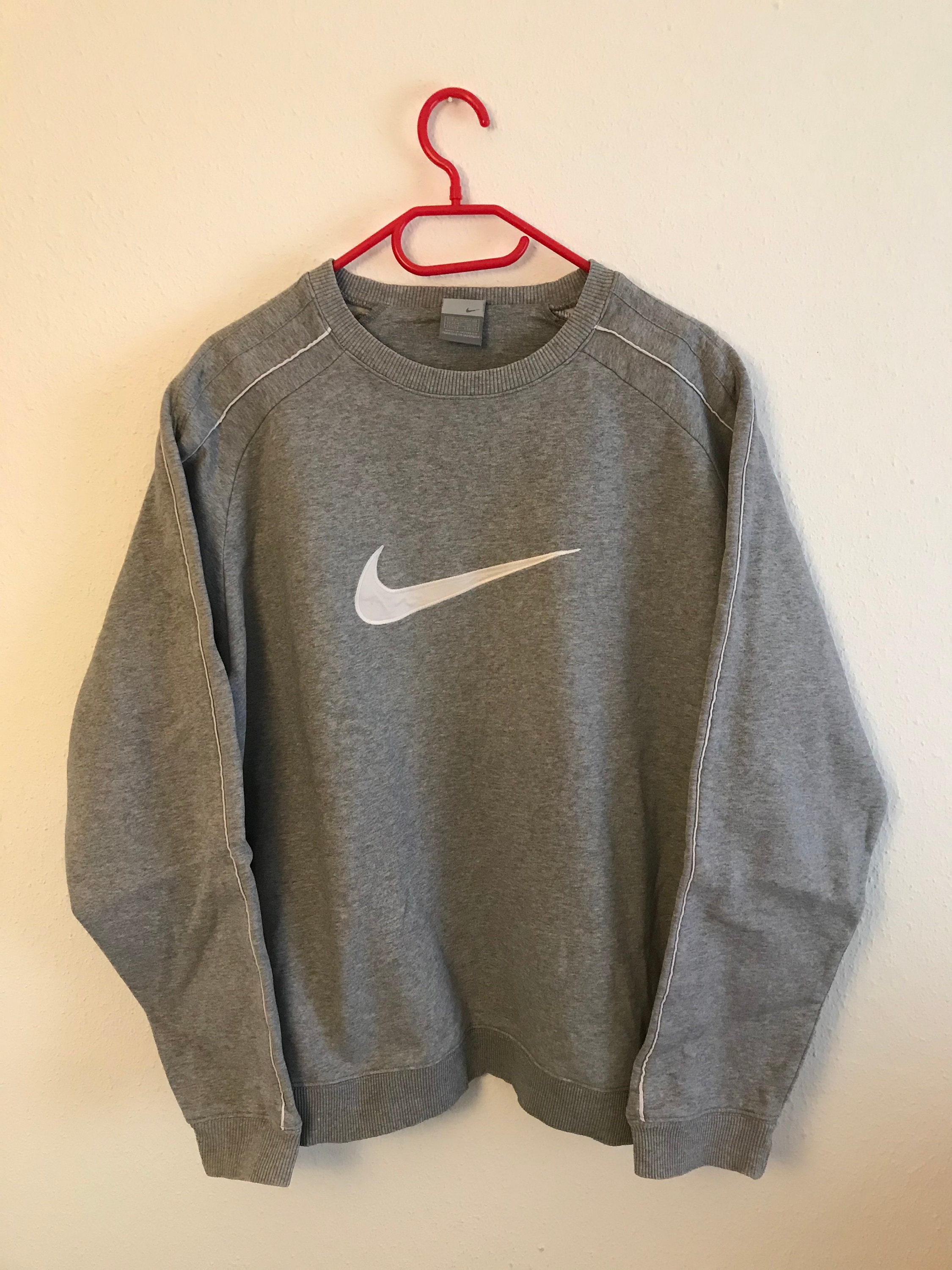 vintage forest green nike crewneck sweatshirt 90's fashion