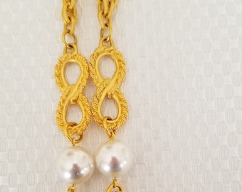 1980's Vintage Double Chain. Gold tone. Faux Pearl. 15 inches long with clasp on. Not signed. Free shipping.