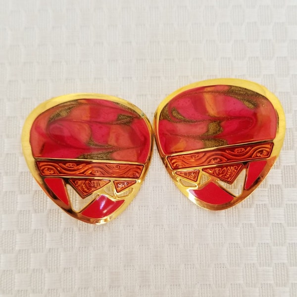 1980's Vintage Edgar Berebi stud earrings. Signed. Metal alloy. Colored Enamel. Guilloche. Modernist. Free shipping.