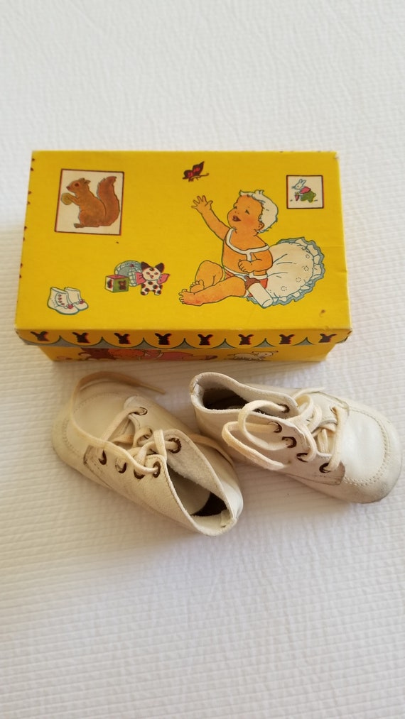 Baby Shoes 1930s Antique Vintage Original Box. Mon