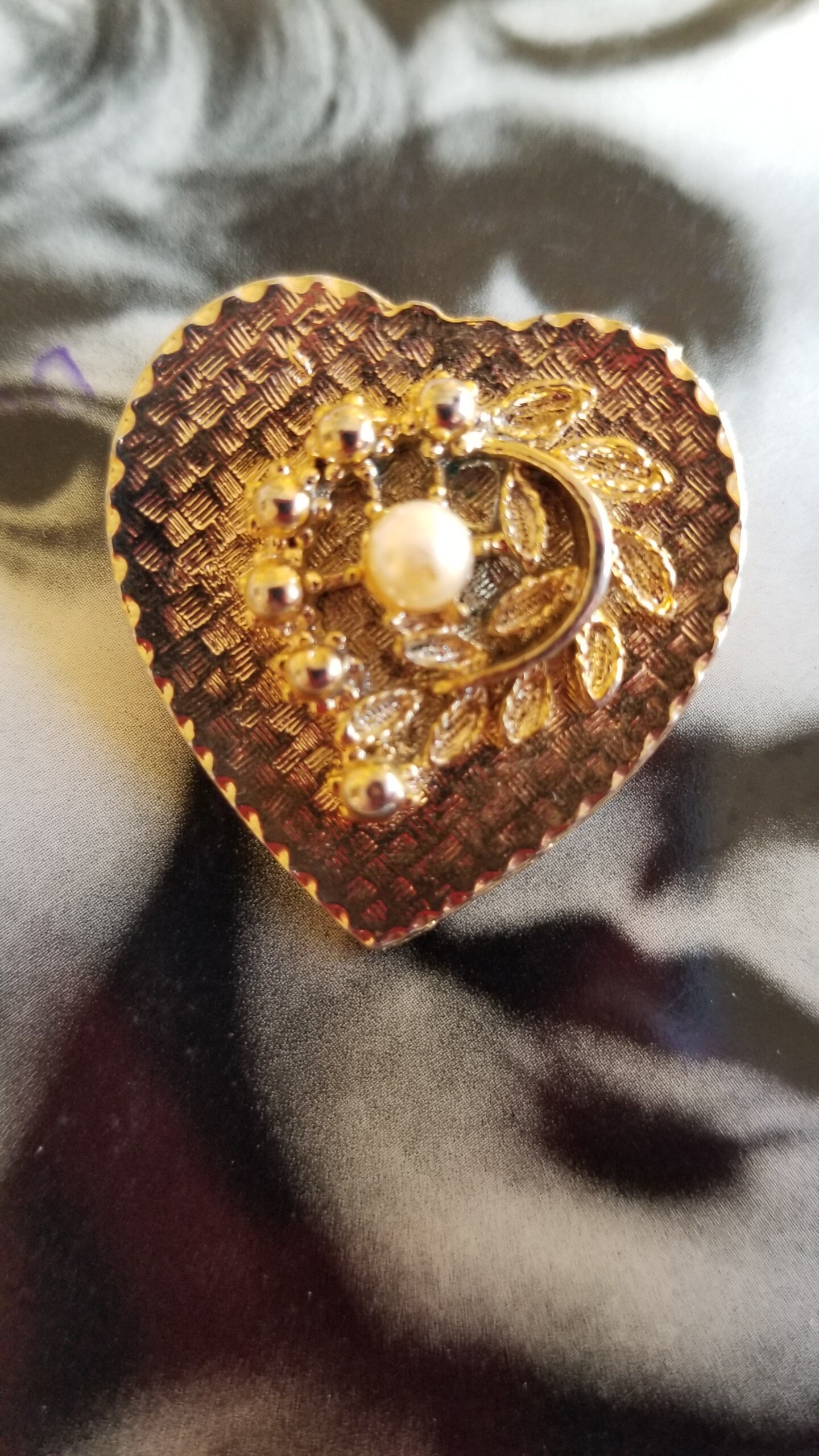 AUGTIGER Heart Brooch Pin For Women - Gold Plated Crystal Zircon Jewelry For Valentine's Day & Gifts