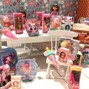 Juguetes en miniatura, microjuguetes para niñas, cajas de juguetes, cajas de juguetes clásicas para casas de muñecas, juguetes a escala 1:12, caja de sombras, diorama, jardín de hadas