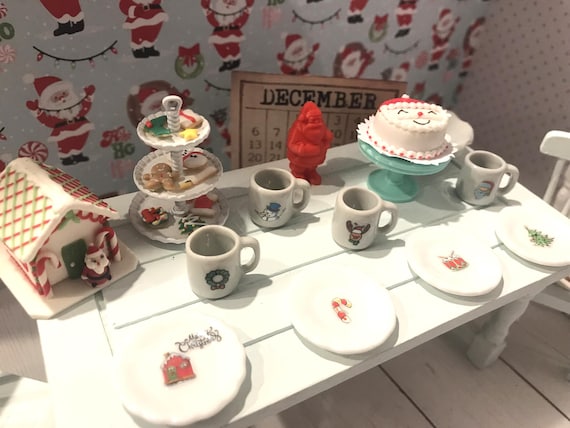 Miniature Holly Jolly Christmas Dishes and Mugs, Pie Dish, Dollhouse Cookies, Gingerbread House, 1:12, Fairy Garden, Diorama, Shadow Box