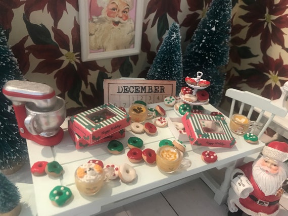 Miniature Dollhouse Christmas I Assorted Miniature Christmas Accessories I  Miniature 1:12 Scale Christmas Decorations 
