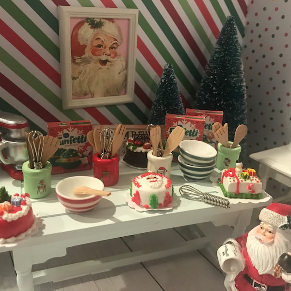 Miniature Christmas Cakes, Baking Set, Christmas Miniatures, Dollhouse Kitchen, Santa Art, 1:12 Scale, Fairy Garden, Diorama, Shadow Box
