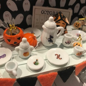 Miniature Halloween Tea Set, Dollhouse Dishes, 1:12, Halloween Gingerbread House, Cookies, Pumpkin Cookie Jar, Diorama, Shadow Box, Fairy