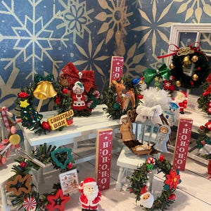 Miniature Christmas, Holiday Wreaths, Dollhouse Christmas Wreaths & Greenery, Holiday Decoration, Nativity, Candyland, Vintage Decor