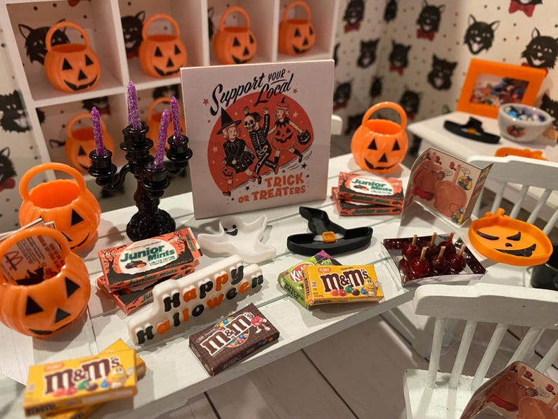 Cubos de calabaza en miniatura para Halloween, cubos para pedir dulces, platos para dulces de Halloween para casas de muñecas, cajas de dulces a escala 1:12, cuencos, bandeja para manzanas acarameladas imagen 1