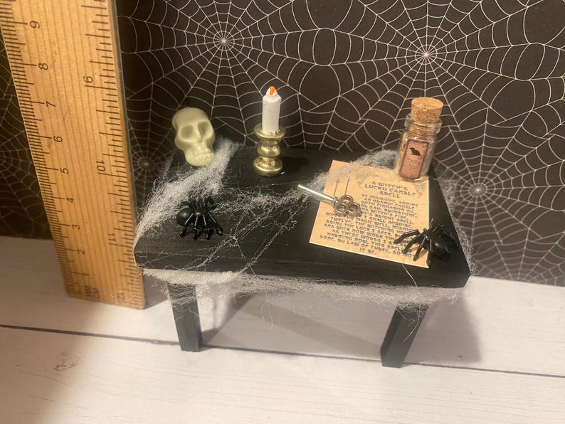 Mesa de hechizos en miniatura y accesorios, estilo gótico para casa de muñecas, accesorios de boticario, escala 1:12 imagen 5
