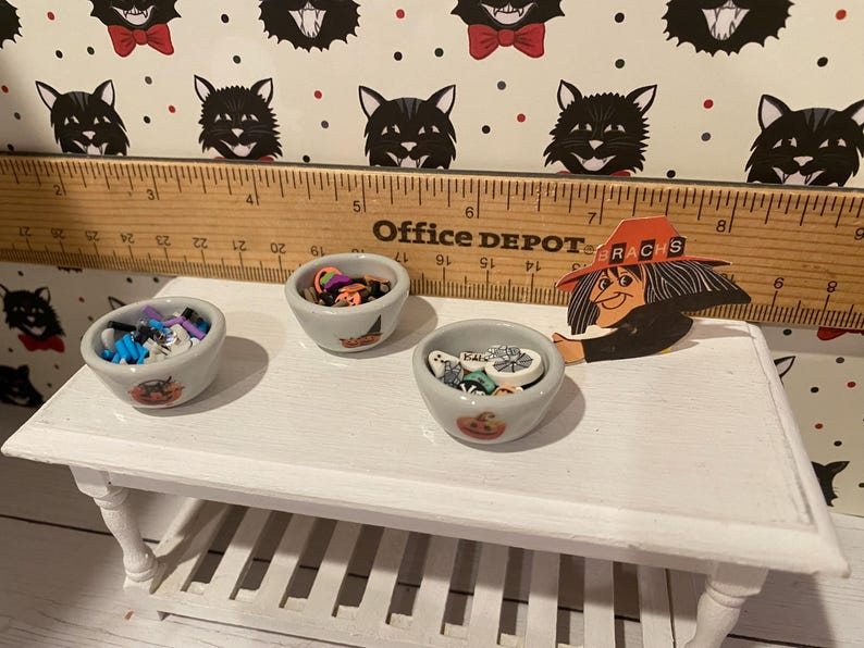 Cubos de calabaza en miniatura para Halloween, cubos para pedir dulces, platos para dulces de Halloween para casas de muñecas, cajas de dulces a escala 1:12, cuencos, bandeja para manzanas acarameladas imagen 7