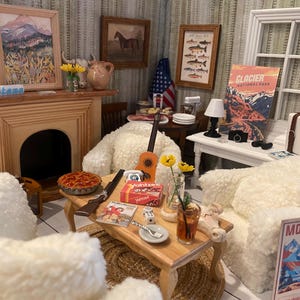 Miniature Montana, Dollhouse Big Sky Living & Decor, Travel Accessories, 1:12