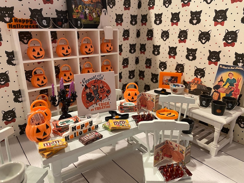 Cubos de calabaza en miniatura para Halloween, cubos para pedir dulces, platos para dulces de Halloween para casas de muñecas, cajas de dulces a escala 1:12, cuencos, bandeja para manzanas acarameladas imagen 2