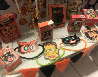 Miniatuur Halloweenkostuumdoosjes, griezelige poppenhuismaskers, schaal 1:12
