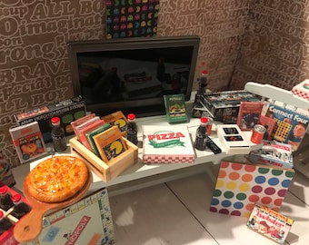 Miniature Game Console Box, Cartridges, Dollhouse TV, Games, Pizza, 1:12, Miniature Toy Boxes, 80's Kid Miniature Toys