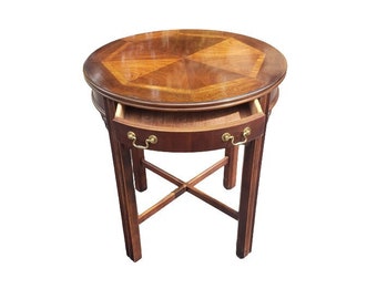 Lane Furniture 1980s Chinese Chippendale Bookmatched Mahogany Round Side Table