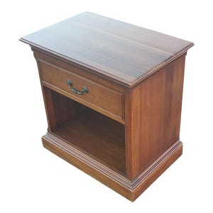 Ethan Allen Mid 20th Century Vintage Georgian Court Nightstand