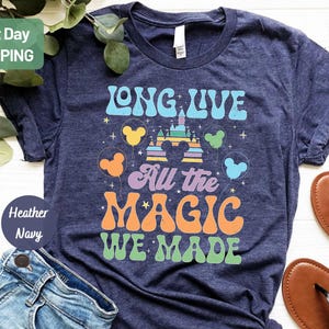 Camiseta "Viva la Magia", camiseta vintage del Castillo Disney, camiseta estética Disney, camiseta familiar Disney, camiseta de viaje Disney imagen 1