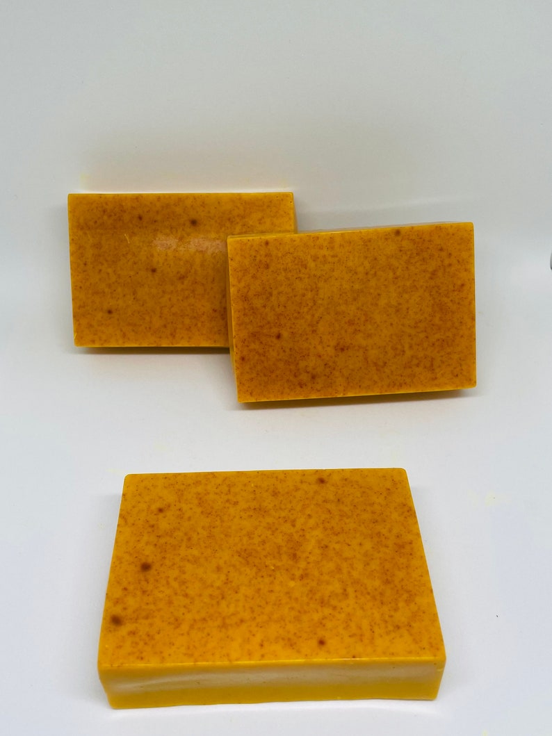 Savon kojic pour le visage au curcuma, savon kojic, savon nettoyant pour le visage, savon pour le visage et le corps au curcuma, savon kojic pour le visage et le corps image 4