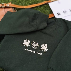 Sun Moon Rising Zodiac personalizado bordado clásico Crewneck / sudadera con capucha / 3 grandes signos del zodíaco / ropa personalizada / regalo de signo de estrella de astrología