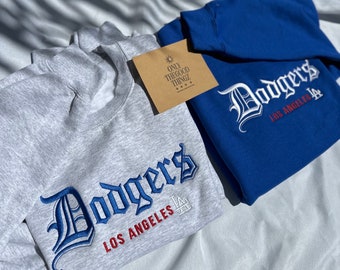 Sweats à capuche brodés originaux à col ras du cou Dodgers Baseball Old English | Équipement de baseball des Dodgers de Los Angeles | Dodyers de Los Angeles | Los Angeles Dodgers