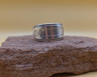 Size 9 Vintage Spoon Ring - W Initial
