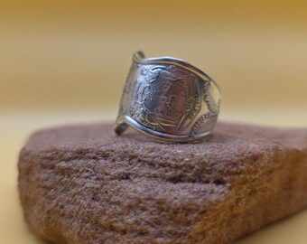 Size 8 Vintage Spoon Ring- Maine