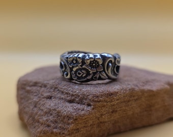 Size 9 Stainless Steel Floral Spoon Ring