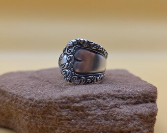 Size 8 Vintage Spoon Ring