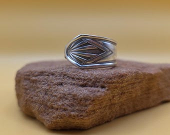 Size 8 Vintage Spoon Ring