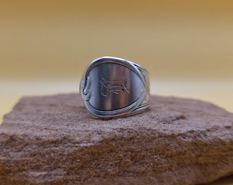 Size 9 Vintage Spoon Ring