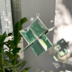 Green Stained Glass Star Suncatcher: Geometric Prism Window Decor