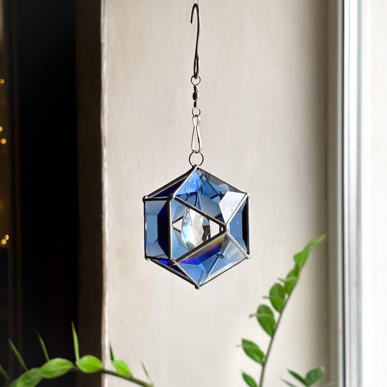 Brun solfångare i målat glas med kristallprisma, geometrisk hängande fönsterdekor, fasetterad glasprydnad, glänsande present till hemmet, bohemisk charm Blå