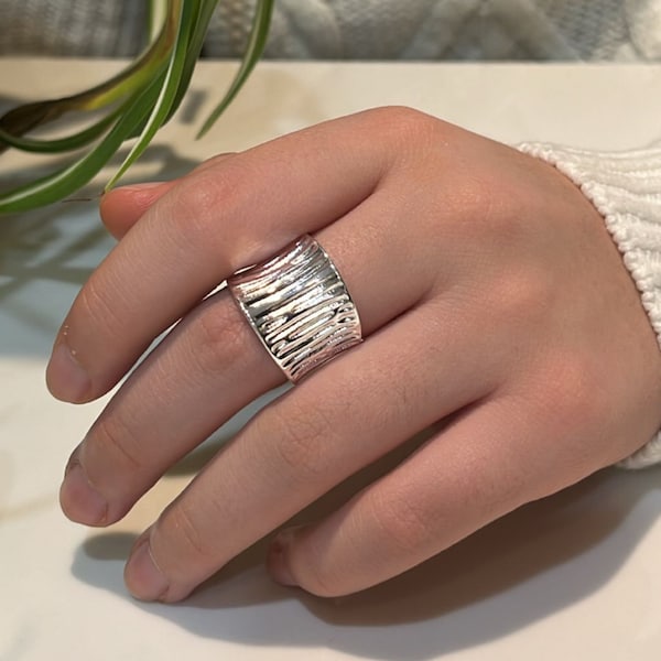 anillo de plata s925, anillo ancho de plata, anillo de plata martillado, anillo ajustable, anillo compromiso, anillo de boda, anillo plata
