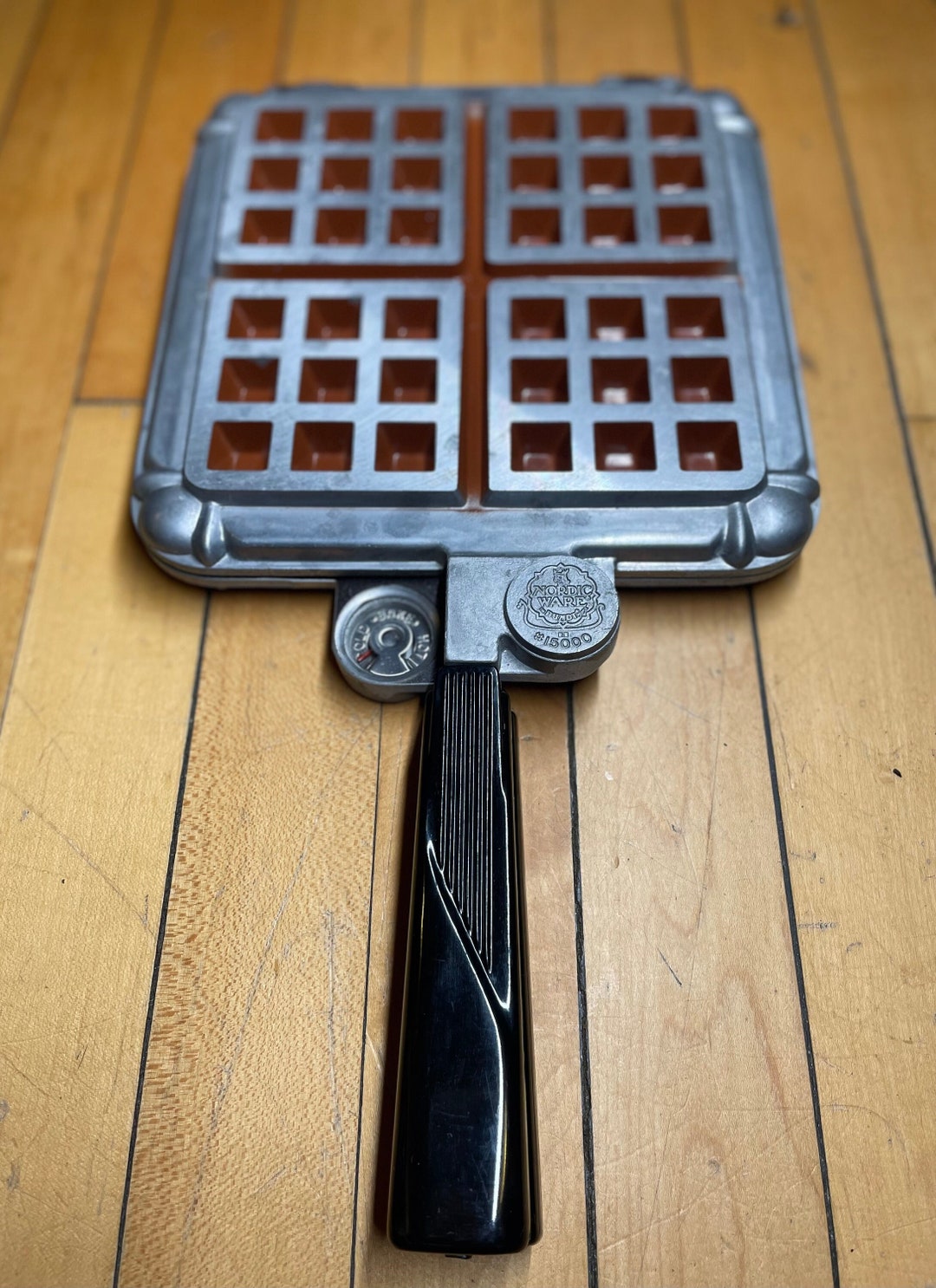 Vintage 70s Nordic Ware 15000 Belgian Waffler Stove Top Camp Fire