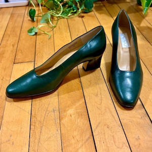 Vintage Green Leather Pumps: 80s Chunky Heel Shoes - Size 7.5
