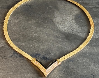 Vintage 1980s Christian Dior Chevron Pendant Necklace Gold Plated Herringbone Flat Chain Black Enamel Pave Rhinestone V Collar Choker Signed