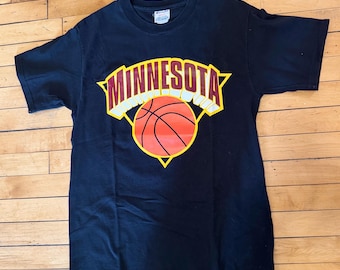 Vintage 90s Champion Minnesota Golden Gophers Basketball Tee - Size Medium