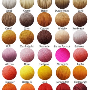 Könnte beinhalten: Farbkarte von Garn für Freundschaftsarmbänder. Die Karte zeigt 20 verschiedene Garnfarben, darunter Weiß, Beige, Braun, Gold, Rosa, Rot, Orange und Gelb.