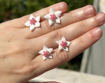 Hoya Bella Flower Stud Earrings, Hand-Painted Polymer Clay Plant Jewelry